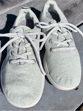 AllBirds Wool Runners Light Gray - Women's Casual
Athletic - Minimal - size 8